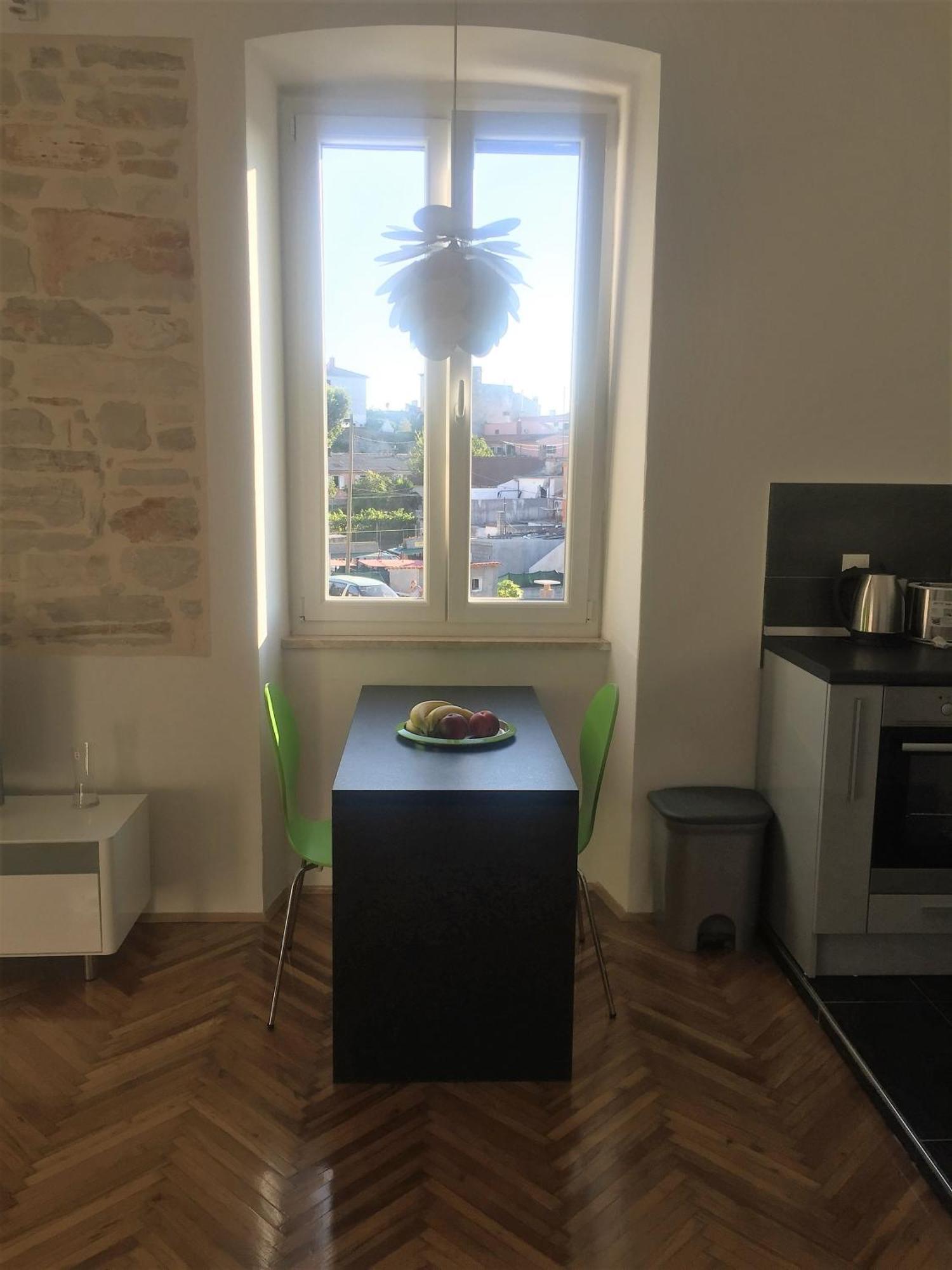 Excellent City In Antic Apartment