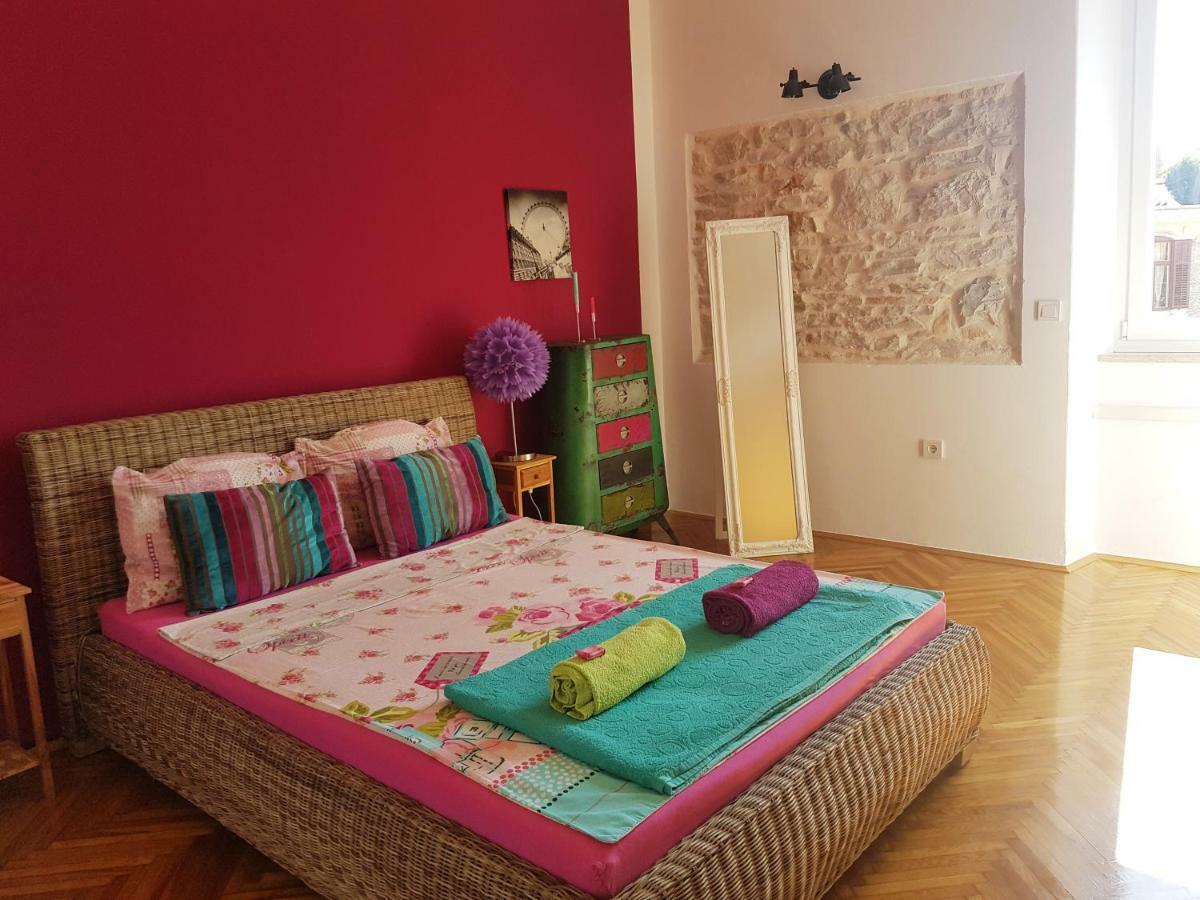Excellent City In Antic Apartment *